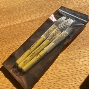 MOTD Cosmetics. Brand new in box set of 3 bronzer, sculpting cosmetic brushes.